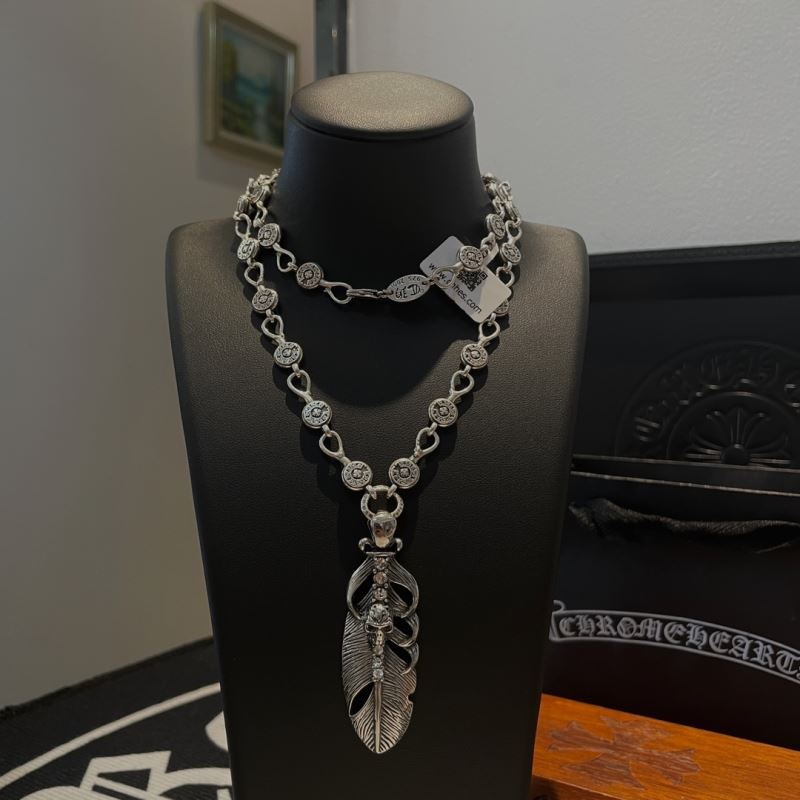 Ch*0me He**ts necklaces
